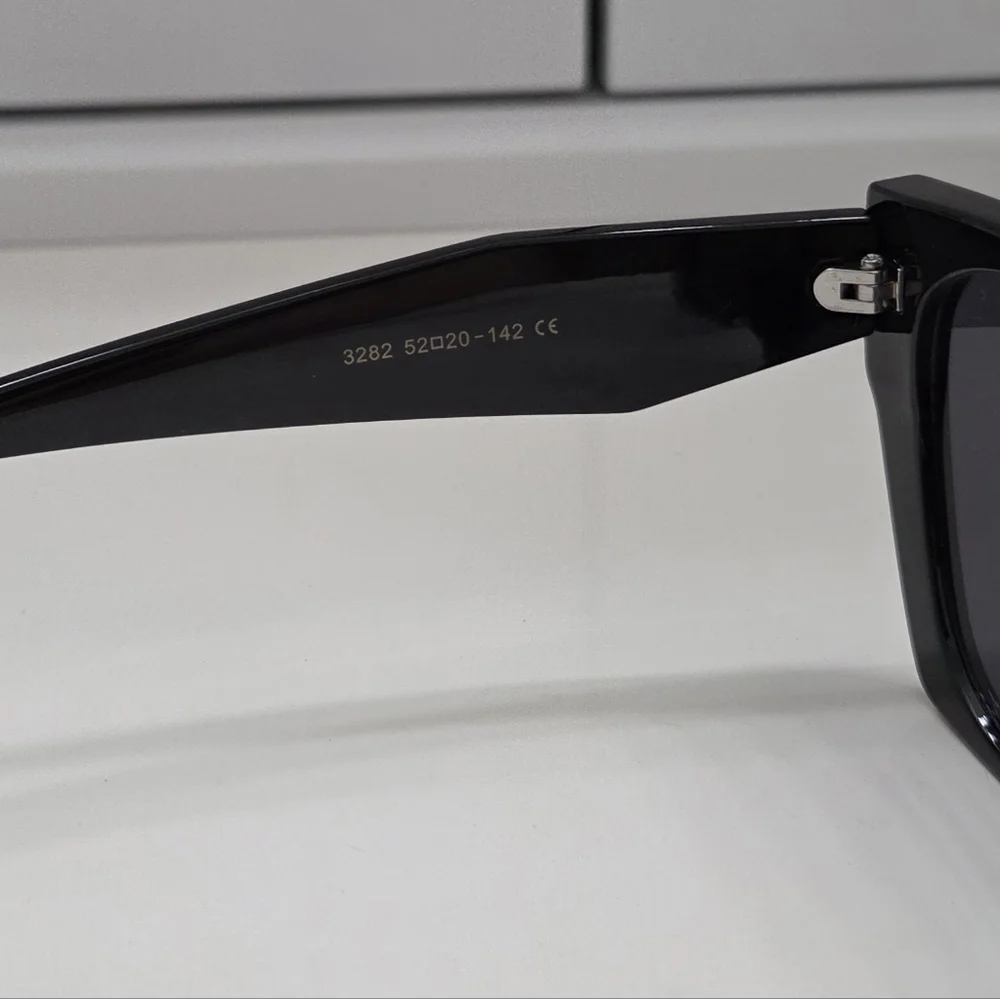 Oversized Black Angular Cat Eye Sunglasses NWOT Thick Frame Designer Look